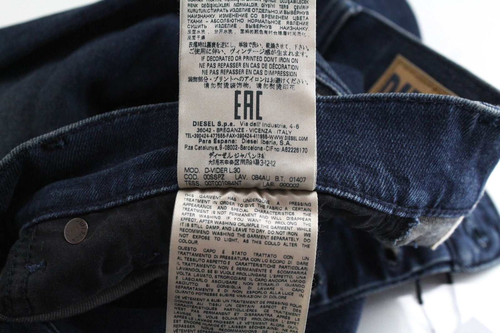DIESEL D-Vider 084AU vyriški džinsai W28/L30 morkų kirpimo tamprūs mėlyni 5P 