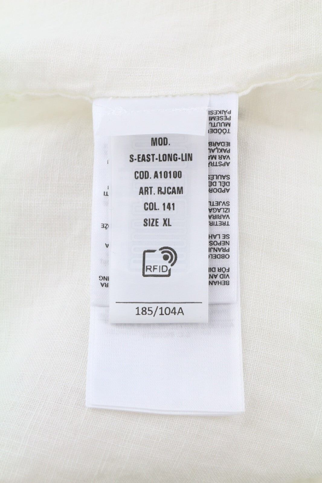 DIESEL S-East-Long-Lin vyriški XL dydžio lininiai marškinėliai su sagomis, platėjančia apykakle. Rekomenduojama kaina – 175 €. 