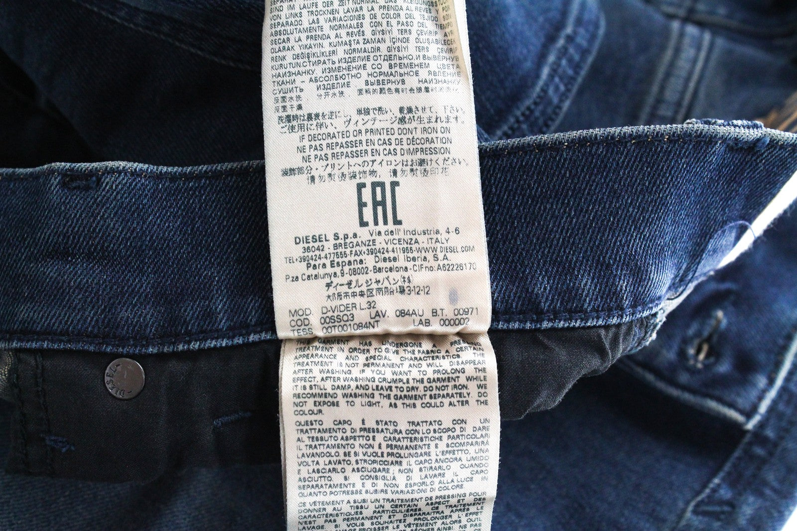 DIESEL D-Vider 084AU vyriški džinsai W28/L32 morkų kirpimo tamprūs mėlyni sagomis 