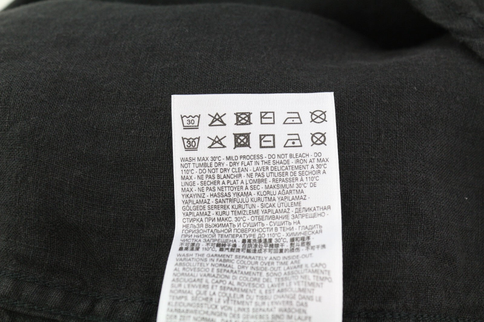 DIESEL S-East-Long-Lin vyriški marškinėliai L, vakarietiški lininiai, plataus kaklo, juodi, rekomenduojama kaina – 175 € 