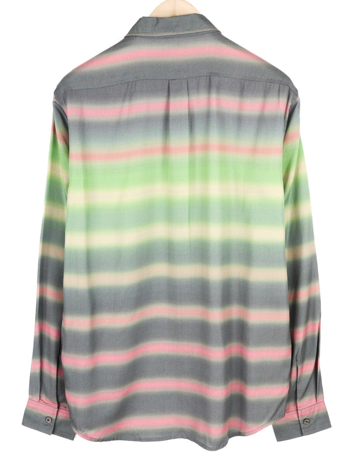 DIESEL vyriški marškinėliai su S formos Tucker juostele, L dydžio, raštuoti, su sagomis, platėjančia apykakle. Rekomenduojama kaina – 150 €. 