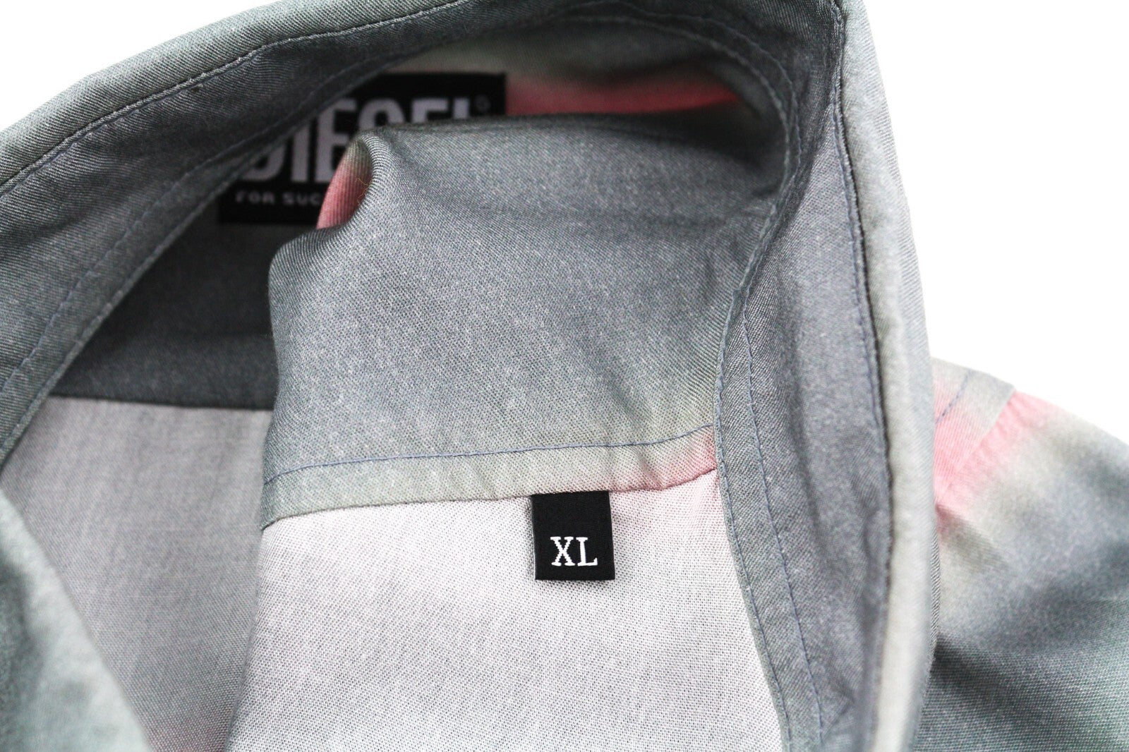 DIESEL S-Tucker dryžuoti vyriški marškinėliai, XL dydžio, raštuoti, rekomenduojama mažmeninė kaina – 150 €, platėjančios apykaklės. 