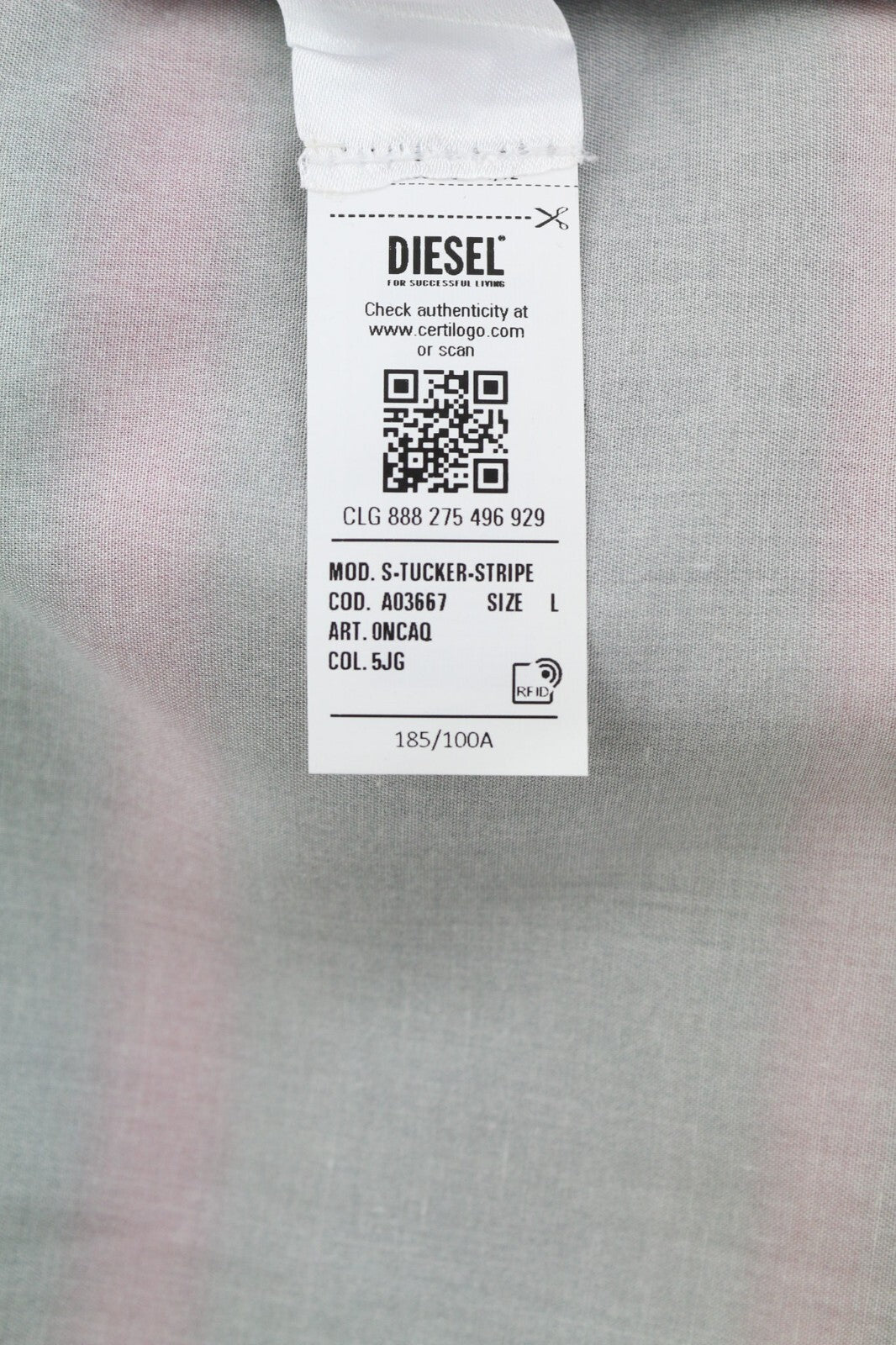 DIESEL vyriški marškinėliai S-Tucker dryžiais, L dydžio, rekomenduojama kaina 150 €, raštuoti sagomis užsegami, išskleidžiama apykaklė. 