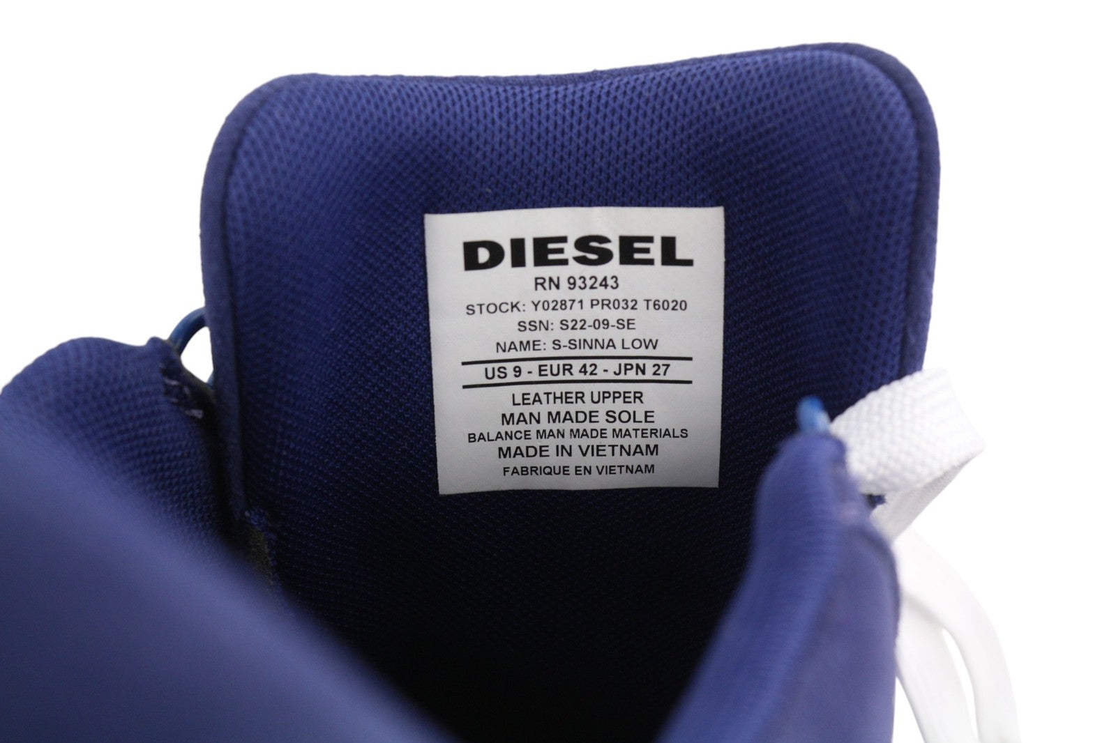 DIESEL S-Sinna žemakulniai vyriški sportbačiai, mėlyni, karvės odos, 42 €, su raišteliais, kaina – 160 € 