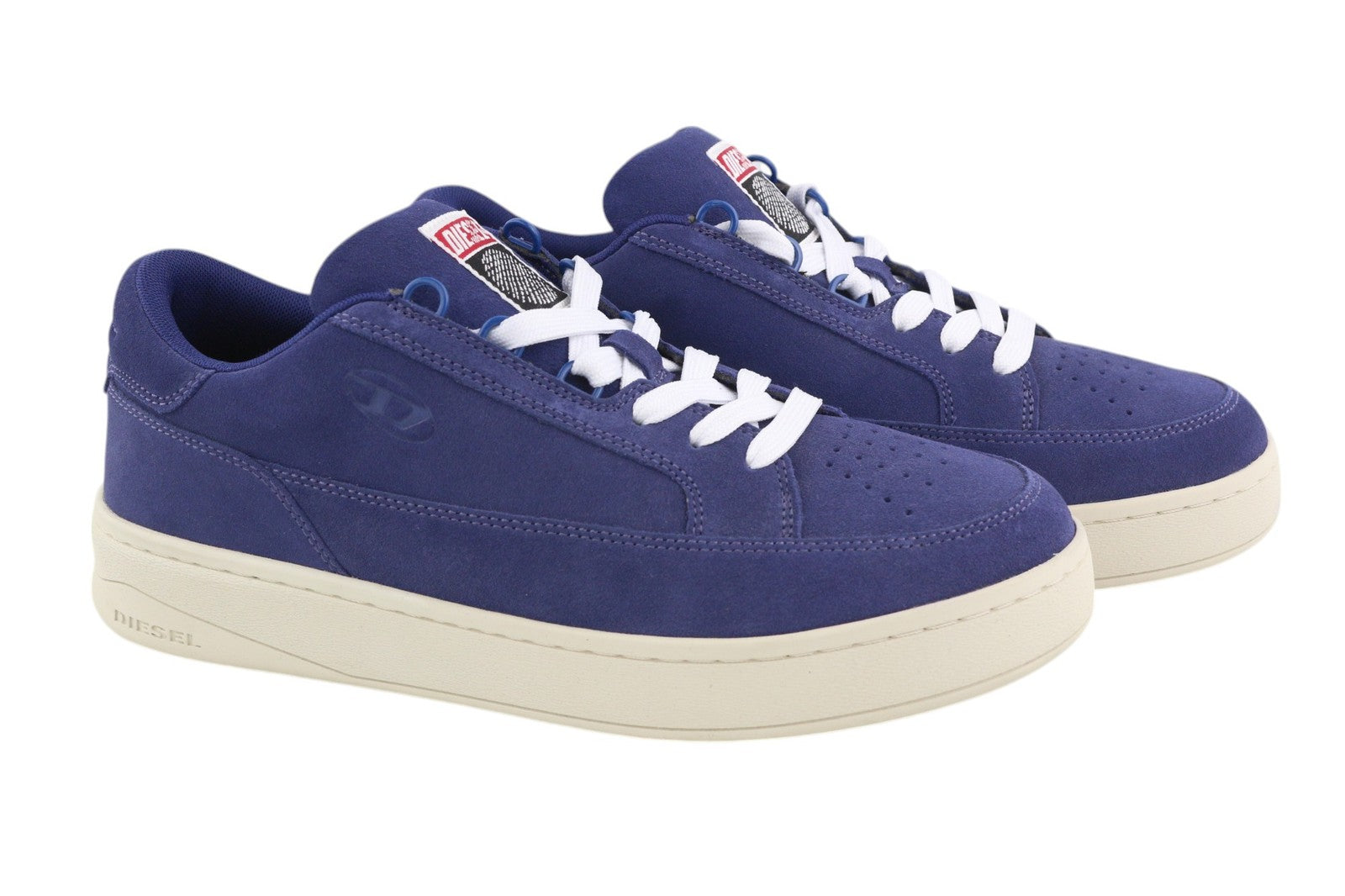 DIESEL S-Sinna žemakulniai vyriški sportbačiai, mėlyni, karvės odos, 42 €, su raišteliais, kaina – 160 € 