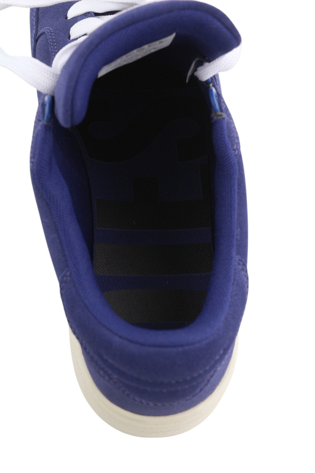 DIESEL S-Sinna žemakulniai vyriški sportbačiai, mėlyni, karvės odos, kaina EU45, rekomenduojama kaina – 160 €, suvarstomi sportbačiai. 