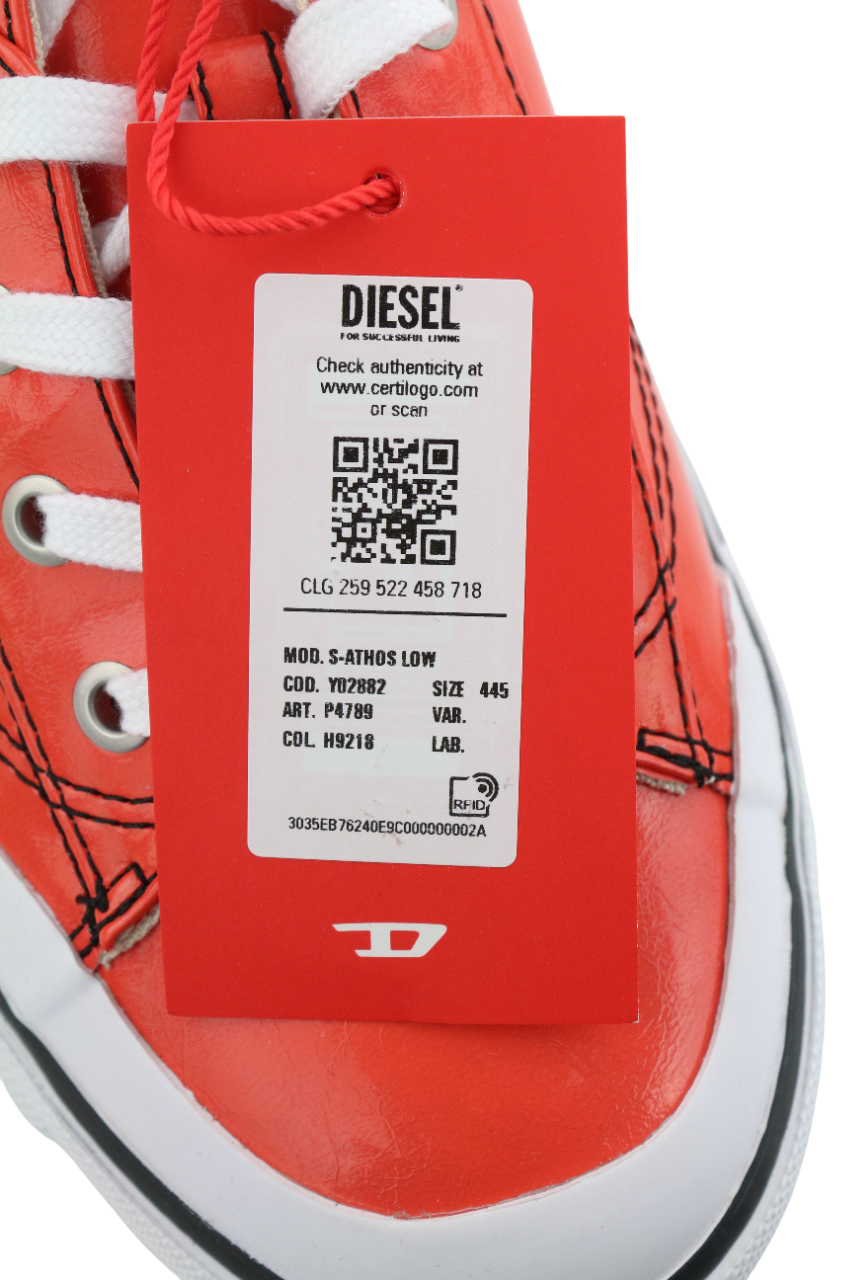 DIESEL S-Athos žemo lygio vyriški sportbačiai, 44.5 dydis, raudoni, dengti raišteliais, rekomenduojama kaina – 160 € 