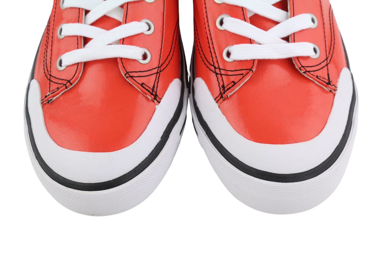 DIESEL S-Athos žemo lygio vyriški sportbačiai, 44.5 dydis, raudoni, dengti raišteliais, rekomenduojama kaina – 160 € 