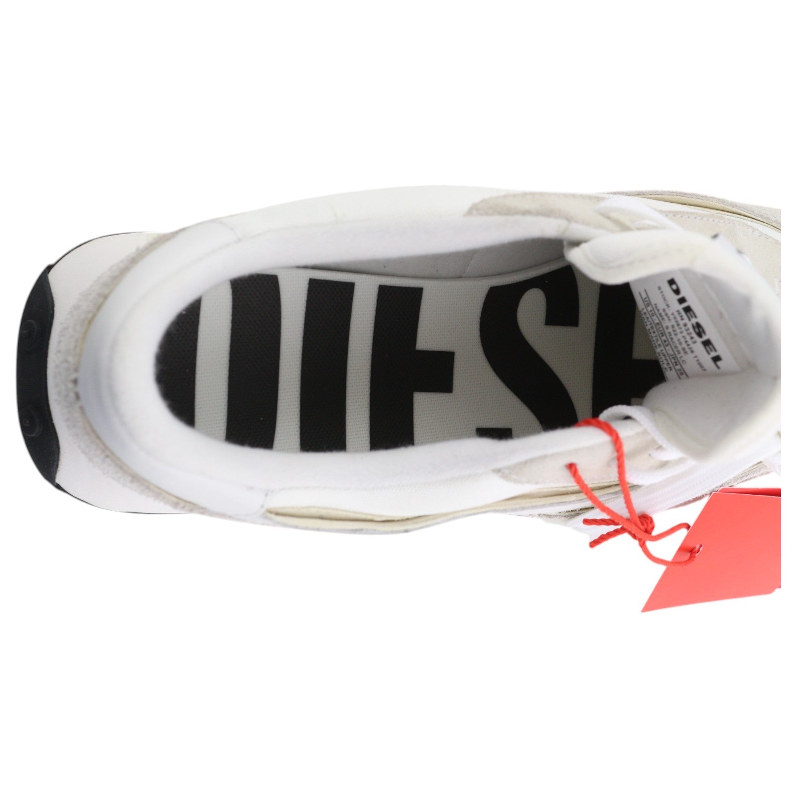 DIESEL S-Racer-Lc vyriški sportbačiai, 43 dydžio, baltos odos, su nėriniuotais bateliais, rekomenduojama kaina – 195 €. 