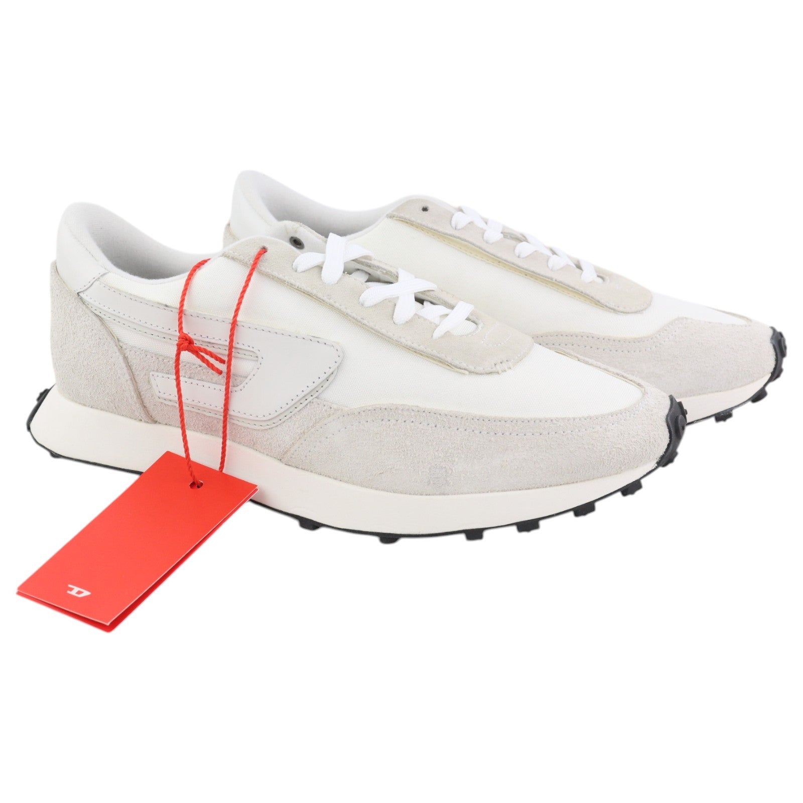 DIESEL S-Racer-Lc vyriški sportbačiai, 43 dydžio, baltos odos, su nėriniuotais bateliais, rekomenduojama kaina – 195 €. 