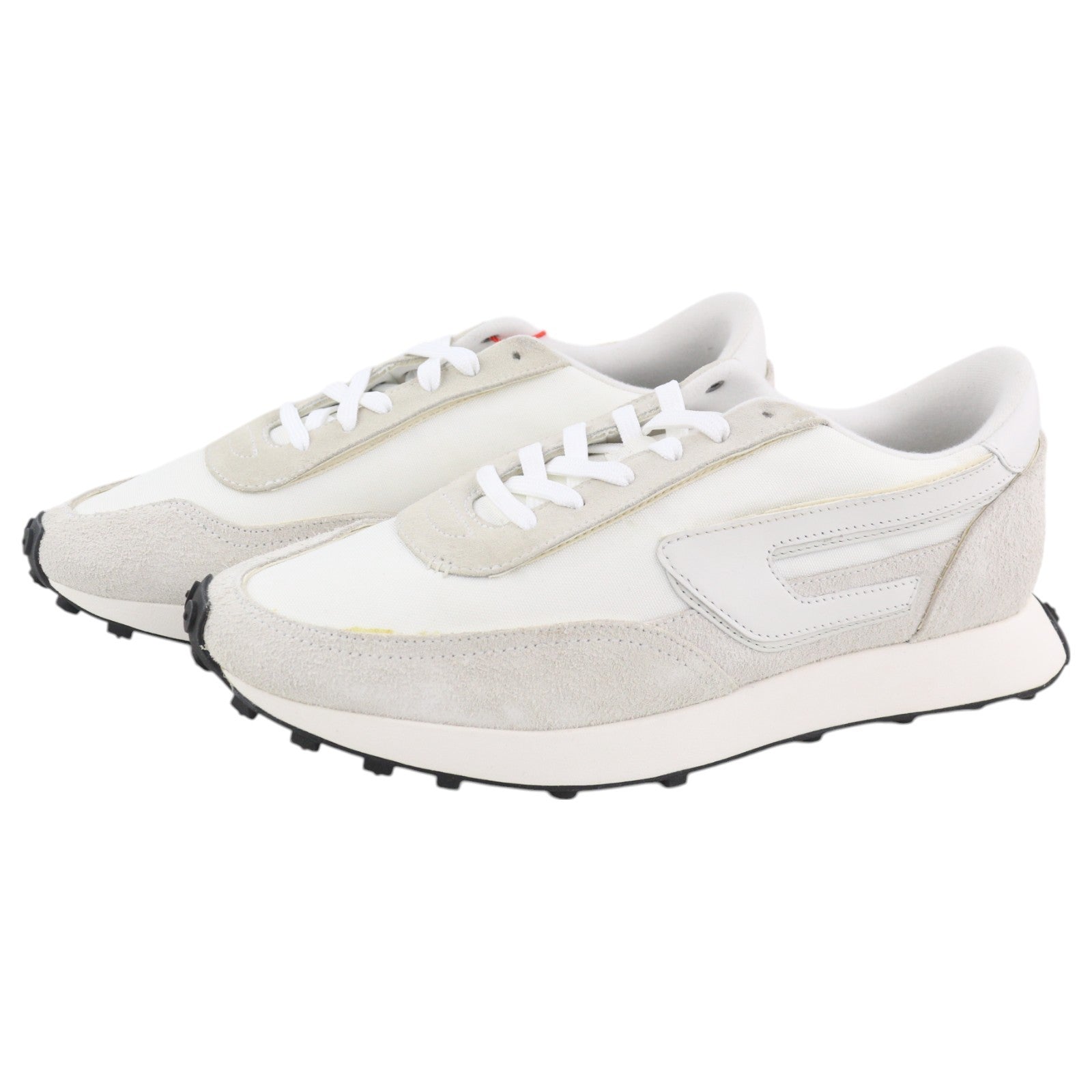 DIESEL S-Racer-Lc vyriški sportbačiai, 43 dydžio, baltos odos, su nėriniuotais bateliais, rekomenduojama kaina – 195 €. 