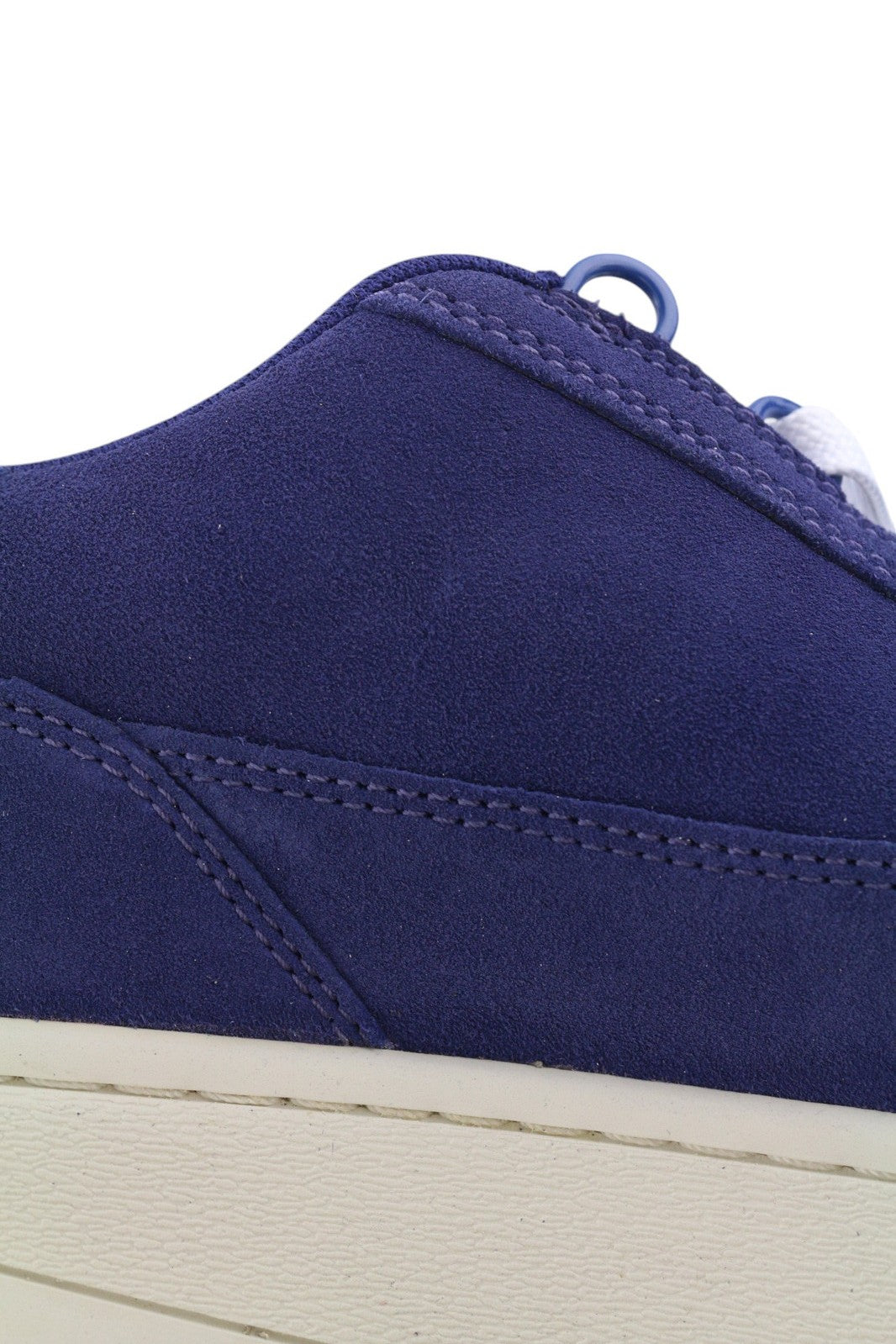 DIESEL S-Sinna žemakulniai vyriški sportbačiai, 41 dydis, mėlyna, karvės odos, žemakulniai, rekomenduojama kaina – 160 €. 