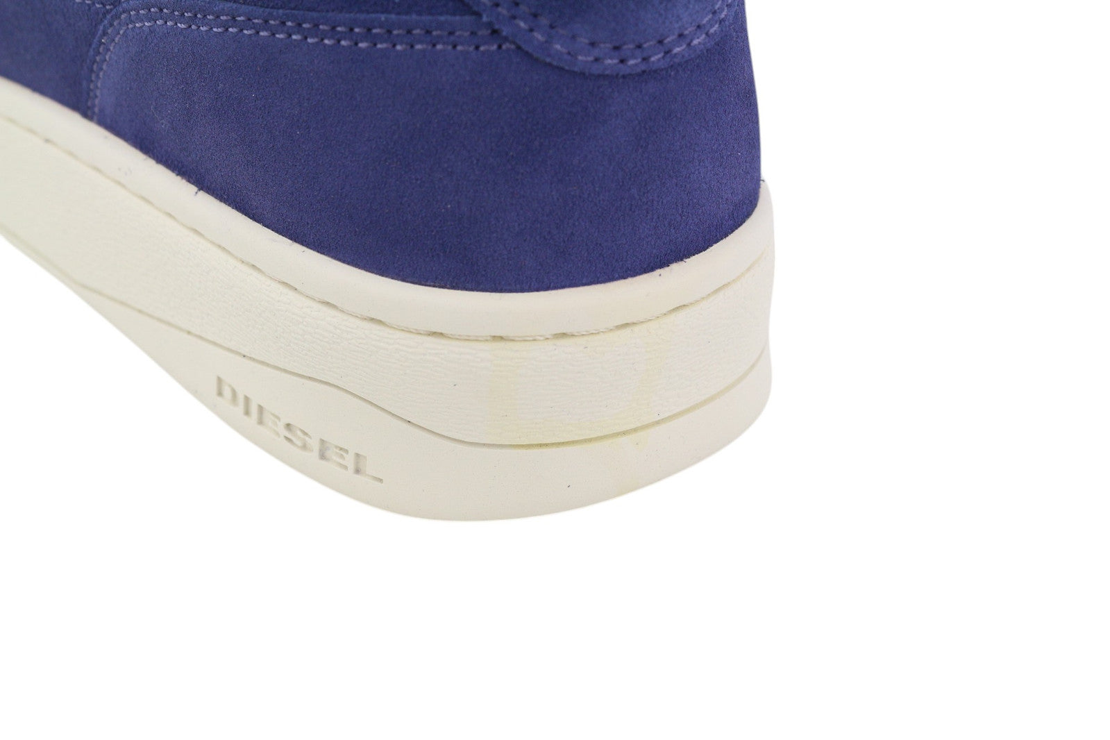 DIESEL S-Sinna žemakulniai vyriški sportbačiai, 41 dydis, mėlyna, karvės odos, žemakulniai, rekomenduojama kaina – 160 €. 
