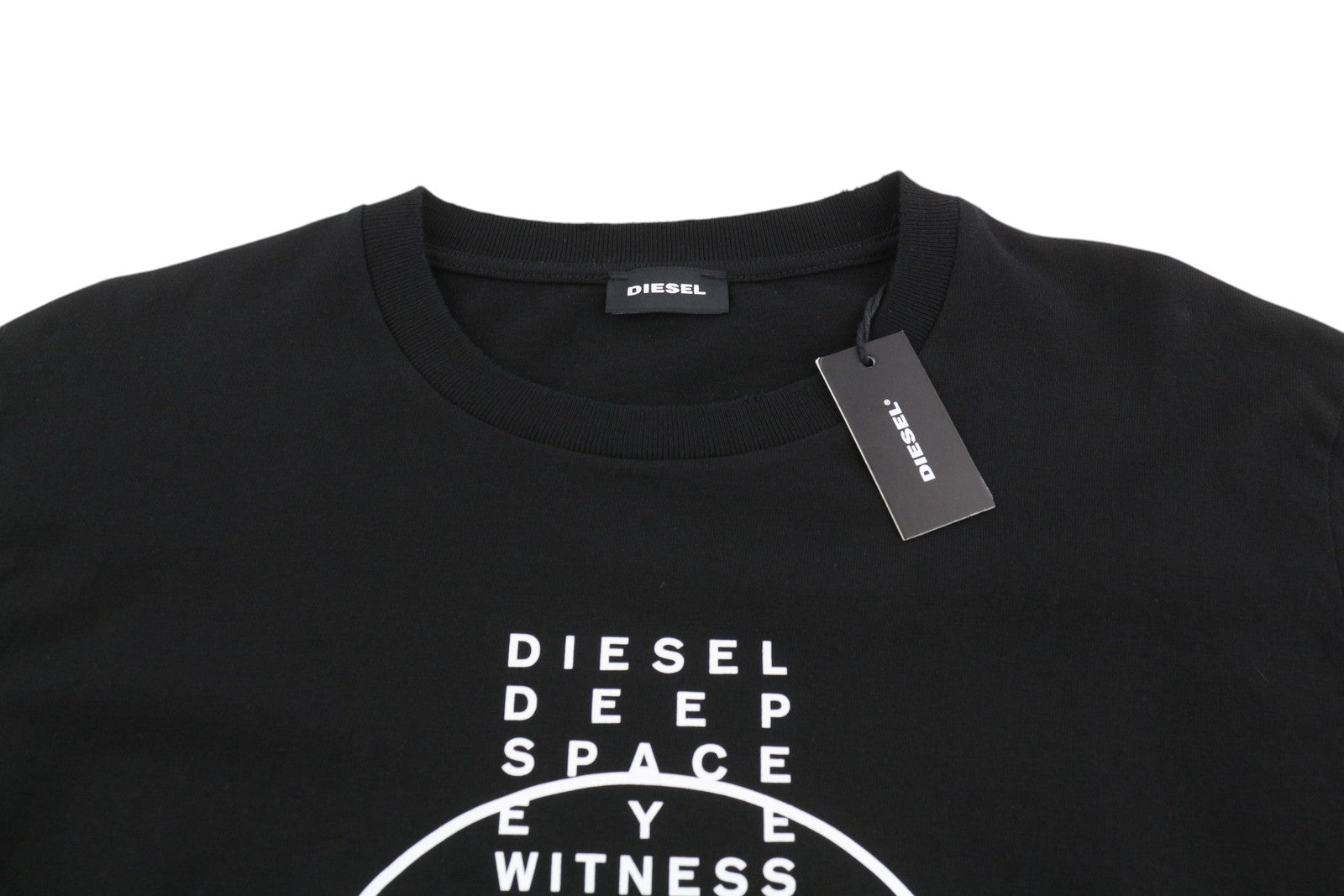 DIESEL T-Just-Ls-J3 vyriški marškinėliai S, juodi, raštuoti, apvalia kaklo iškirpte, ilgomis rankovėmis. Rekomenduojama kaina – 140 €. 