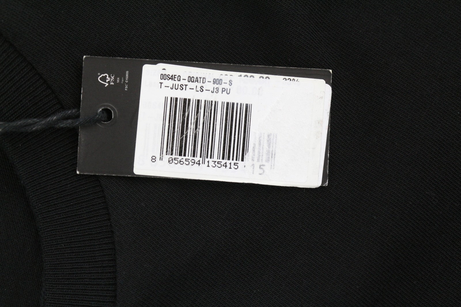 DIESEL T-Just-Ls-J3 vyriški marškinėliai S, juodi, raštuoti, apvalia kaklo iškirpte, ilgomis rankovėmis. Rekomenduojama kaina – 140 €. 