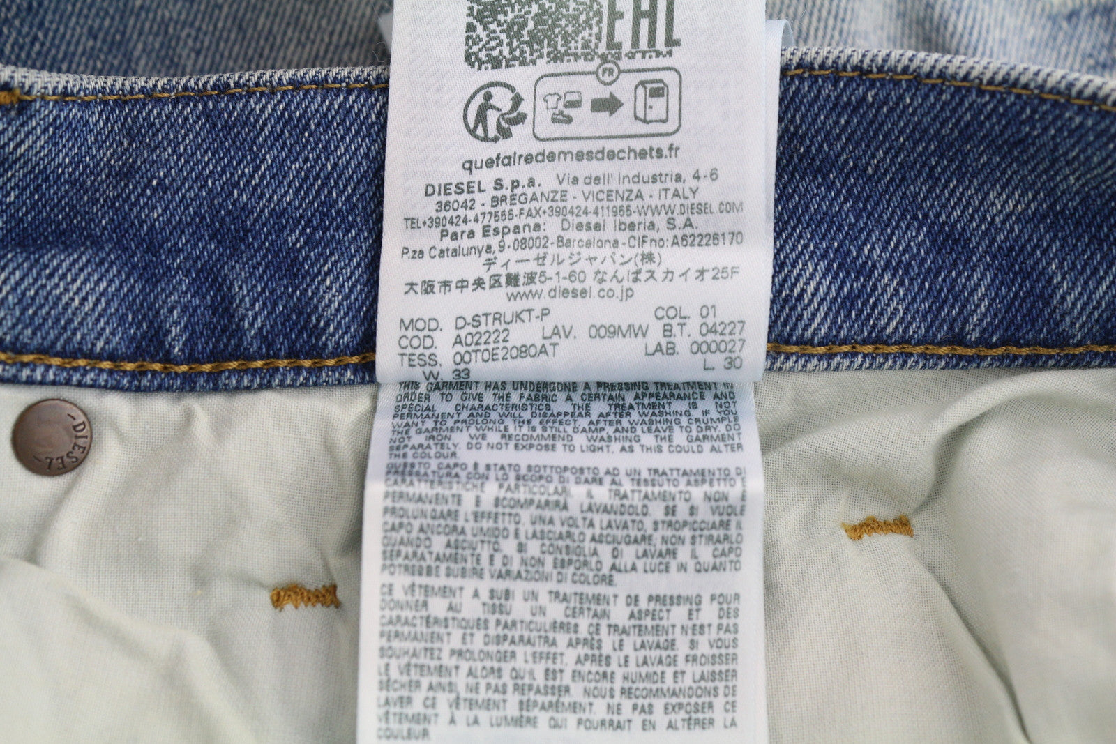 DIESEL 2019 D-Strukt 009MW vyriški džinsai W33/L30 Slim Fit vidutinio juosmens plėšyti džinsai. Rekomenduojama kaina 195 €. 