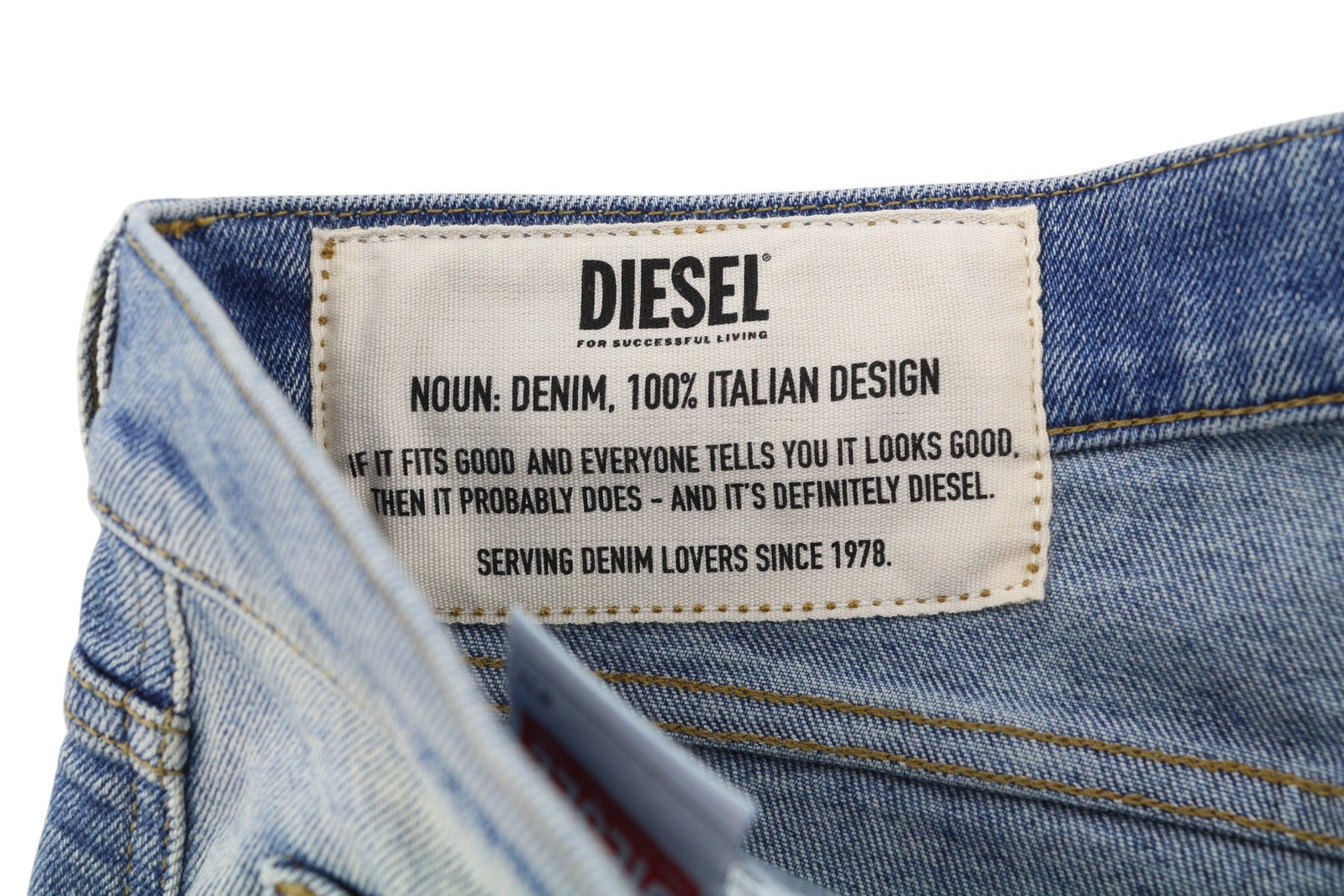 DIESEL 2019 D-Strukt 009MW vyriški džinsai W33/L30 Slim Fit vidutinio juosmens plėšyti džinsai. Rekomenduojama kaina 195 €. 