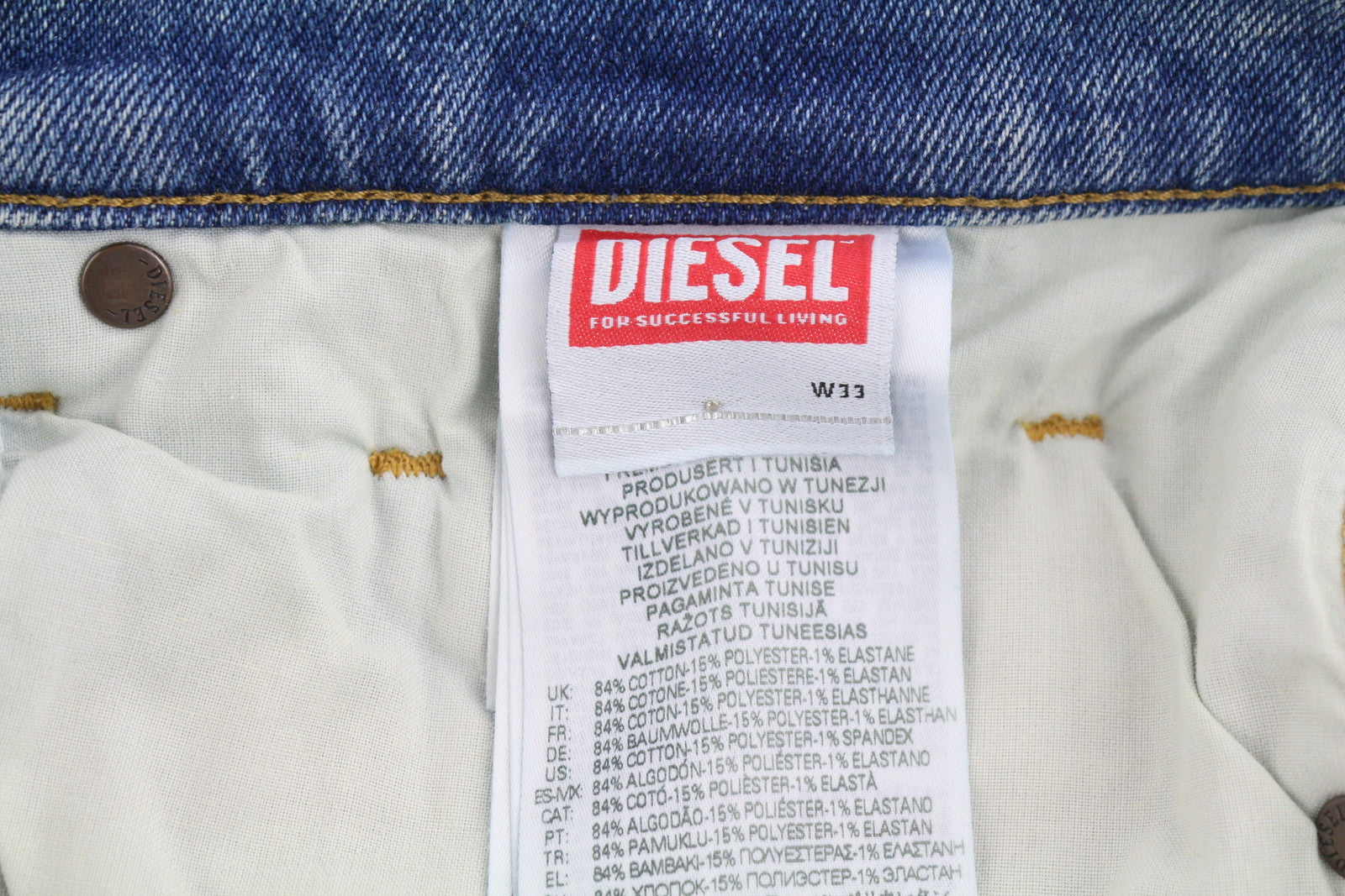 DIESEL 2019 D-Strukt 009MW vyriški džinsai W33/L30 Slim Fit vidutinio juosmens plėšyti džinsai. Rekomenduojama kaina 195 €. 