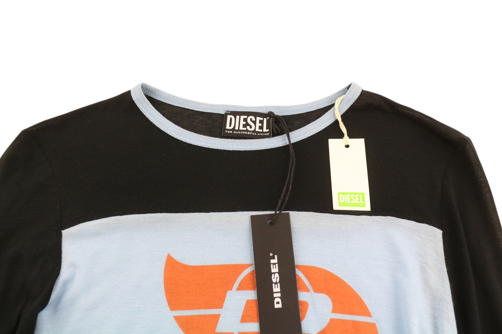 DIESEL T-Ina-Yoke moteriški marškinėliai S dydžio, kašmyro mišinio ilgomis rankovėmis, apvalios iškirptės, rekomenduojama kaina – 150 € 