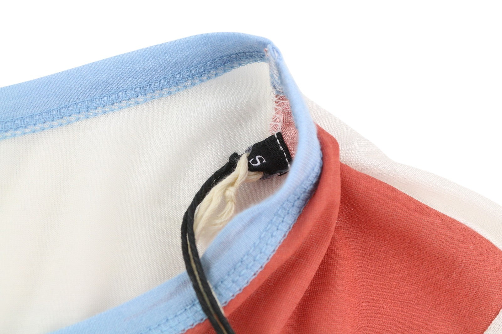 DIESEL T-Tessy-C1 moteriški marškinėliai S dydžio, kašmyro mišinio ilgomis rankovėmis, apvaliu kaklu. Rekomenduojama kaina – 150 €. 