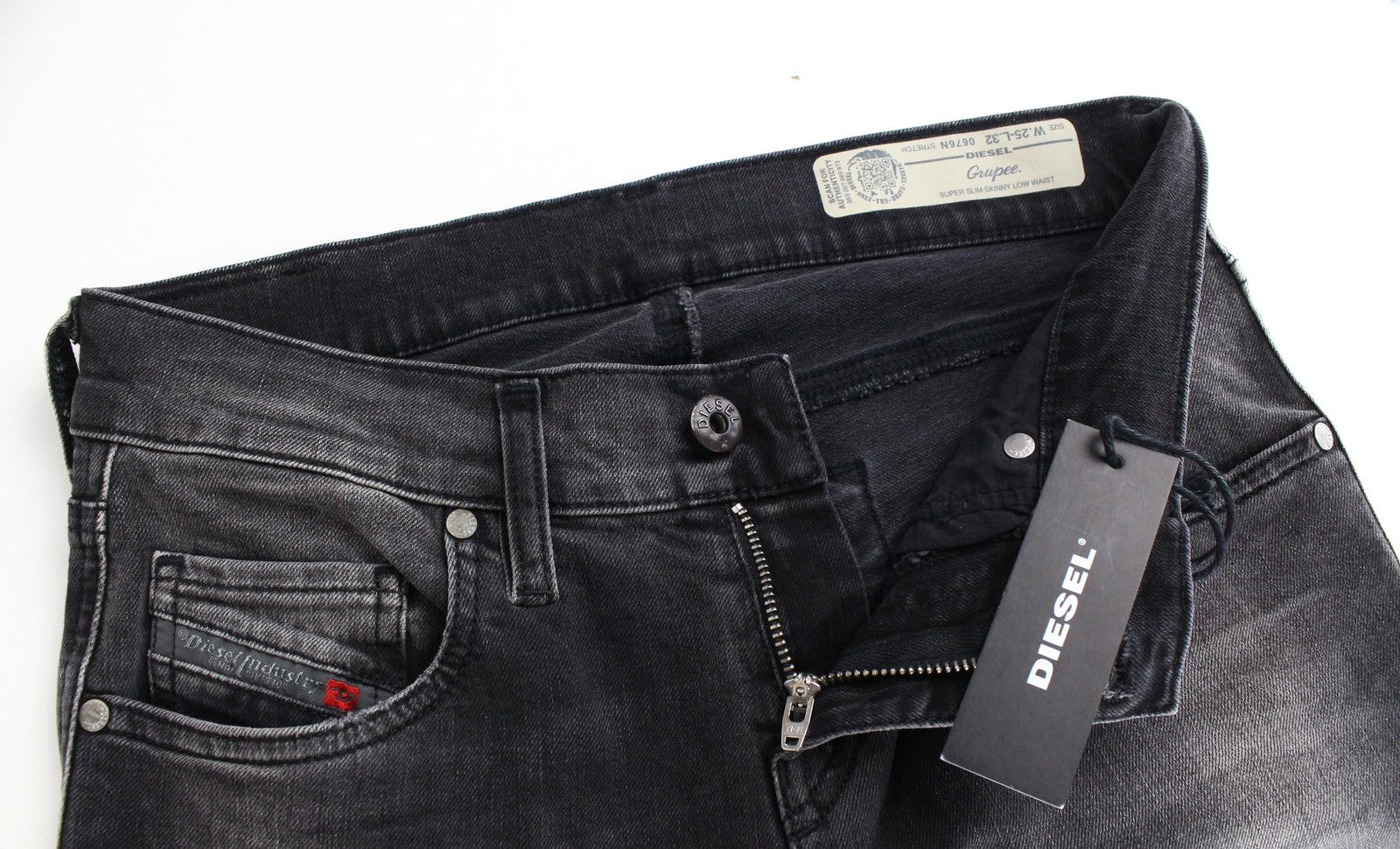 DIESEL Grupee 0676N moteriški džinsai W25/L32 Slim Skinny Fit skalbti tamprūs 