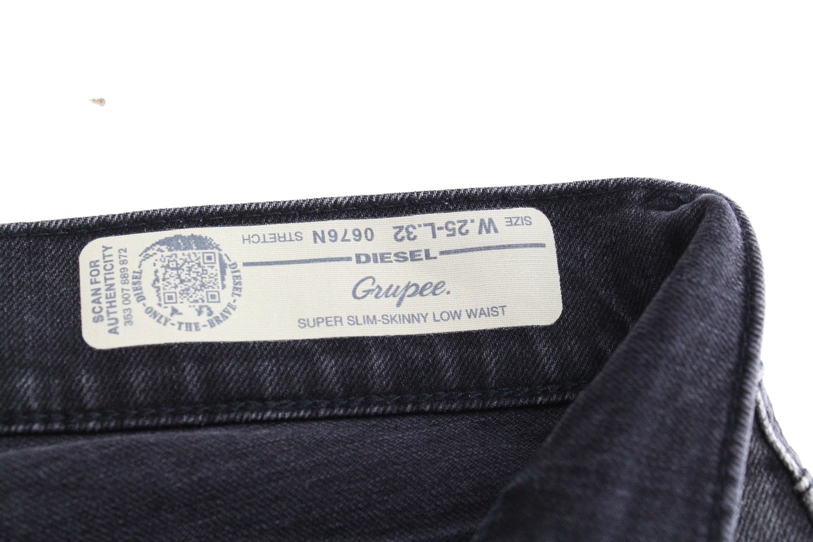 DIESEL Grupee 0676N moteriški džinsai W25/L32 Slim Skinny Fit skalbti tamprūs 