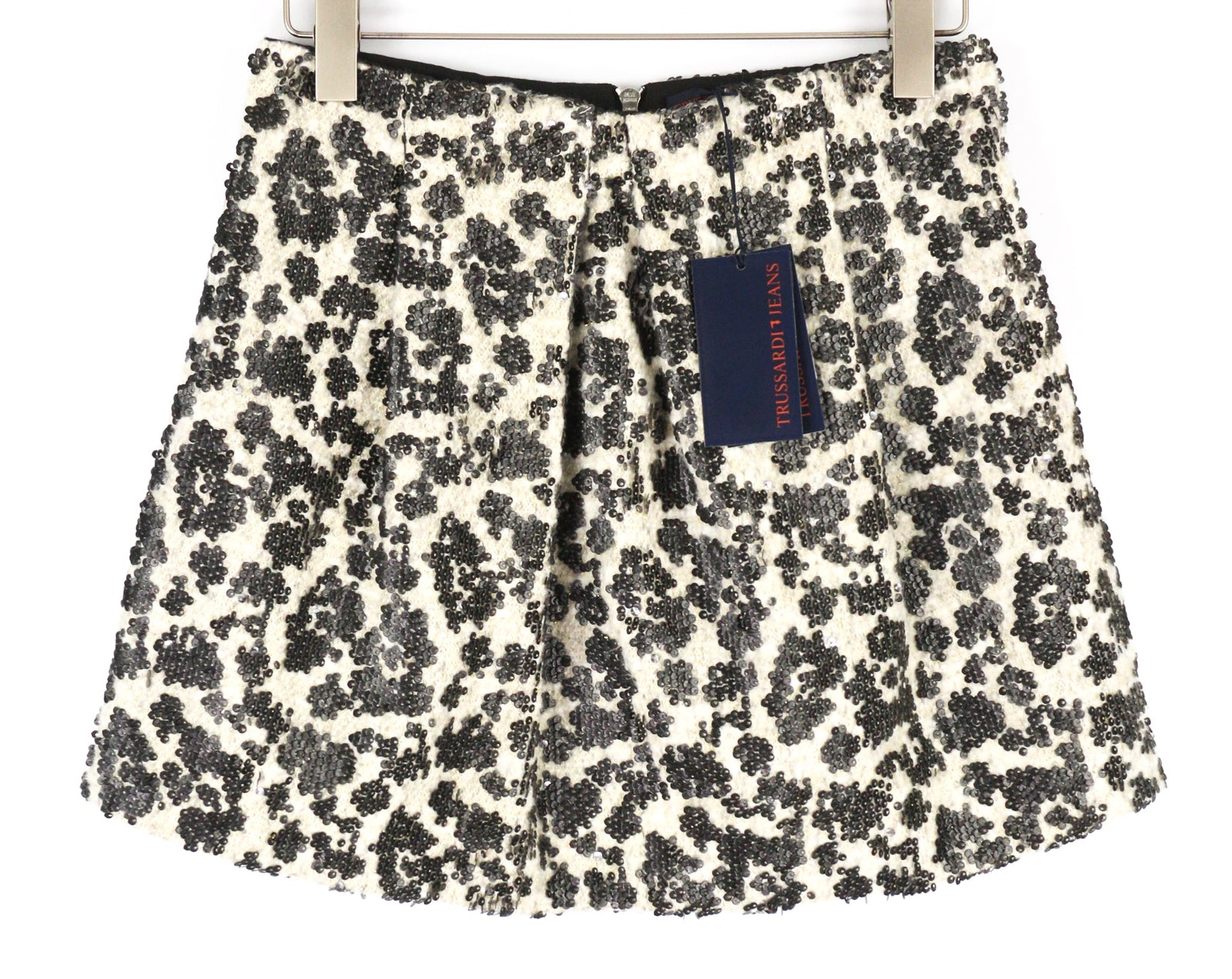 TRUSSARDI JEANS moteriškas sijonas, 40 dydžio, baltas, klostuotas, blizgučiais puoštas trumpas balioninis sijonas. 