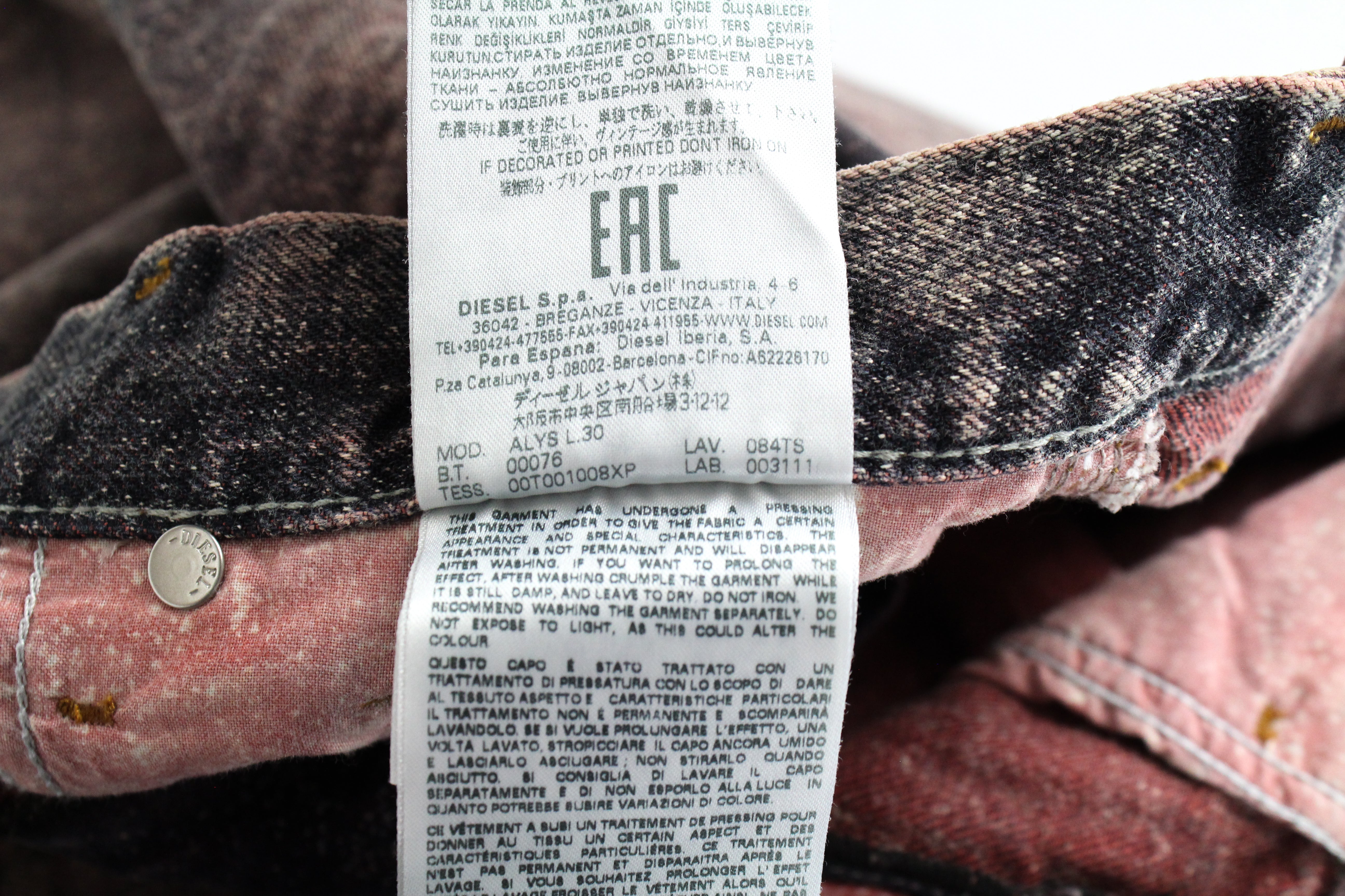 DIESEL Alys 084TS moteriški džinsai W26/L30 tiesaus kirpimo, medvilniniai, pilkai rožiniai, skalbti 