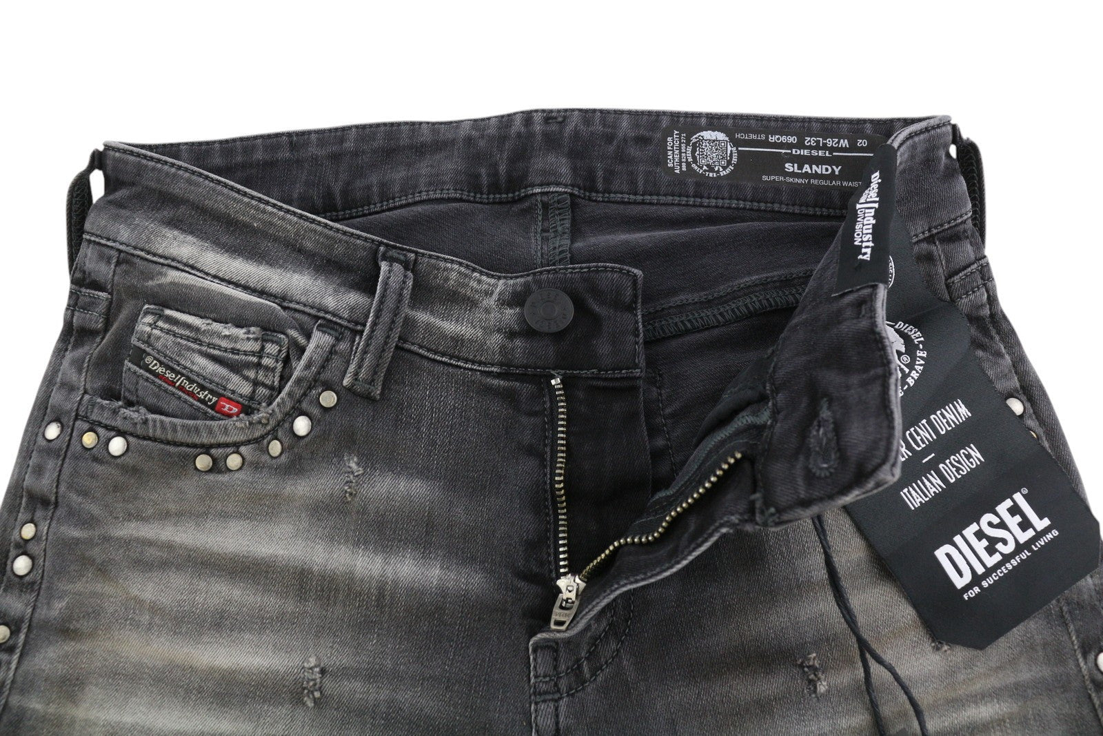 DIESEL Slandy 069QR moteriški džinsai W26/L32 itin aptempti, įprasto juosmens, rekomenduojama kaina – 200 € 