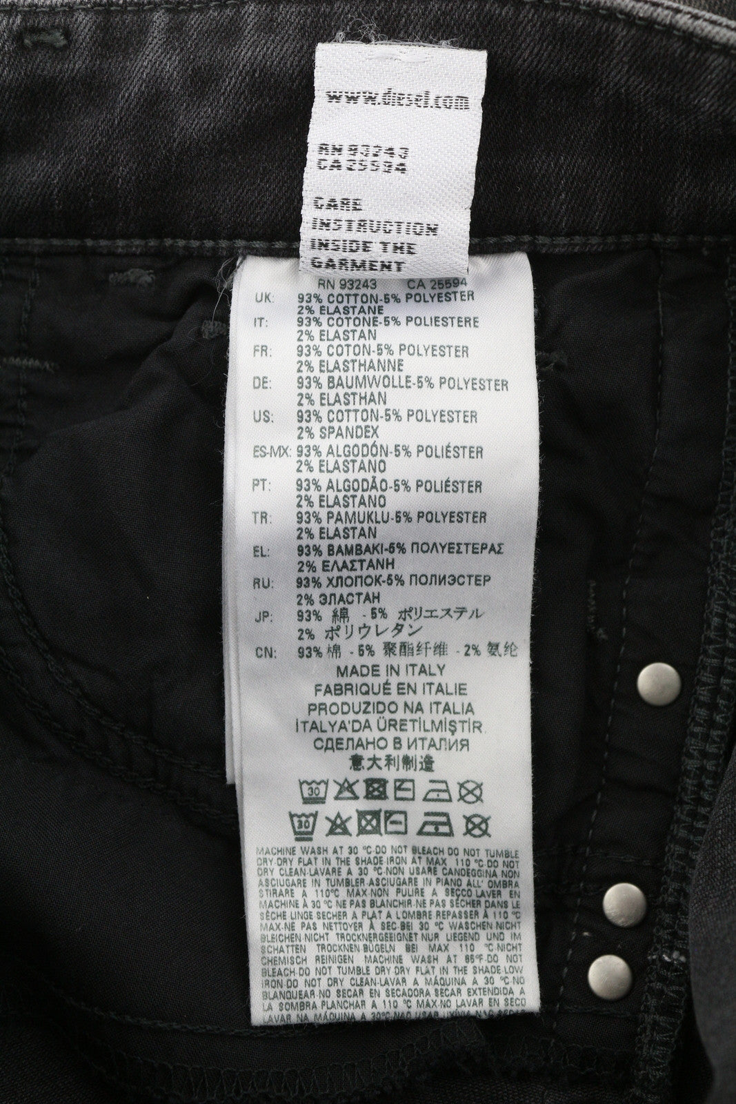 DIESEL Slandy 069QR moteriški džinsai W26/L32 itin aptempti, įprasto juosmens, rekomenduojama kaina – 200 € 