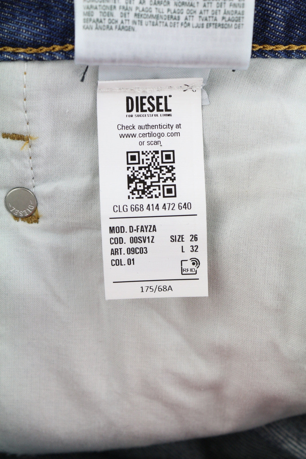 DIESEL D-Fayza 09C03 moteriški džinsai W26/L32 įprasto kirpimo „Boyfriend“ klešnės, rekomenduojama kaina – 175 € 