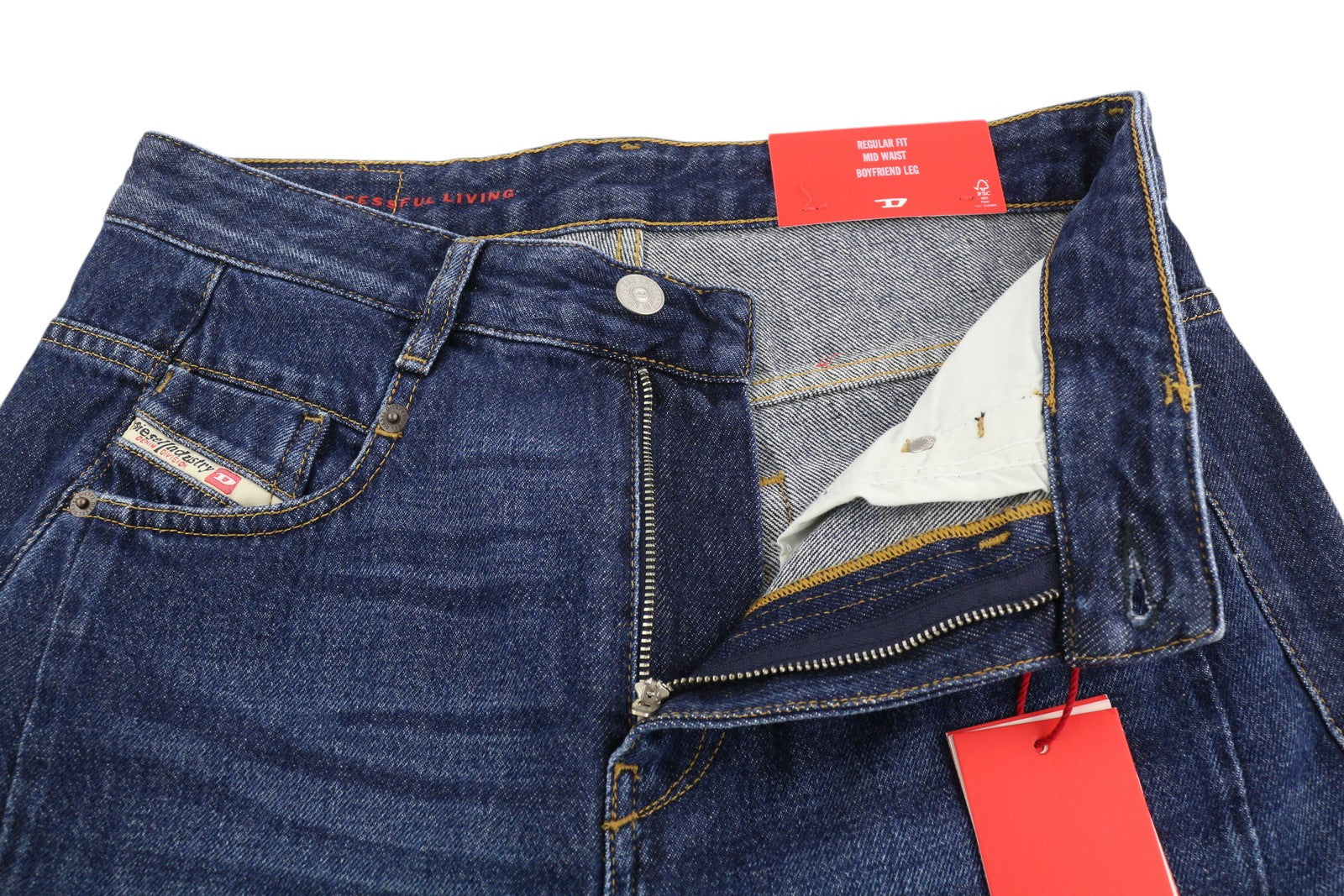 DIESEL D-Fayza 09C03 moteriški džinsai W26/L32 įprasto kirpimo „Boyfriend“ klešnės, rekomenduojama kaina – 175 € 
