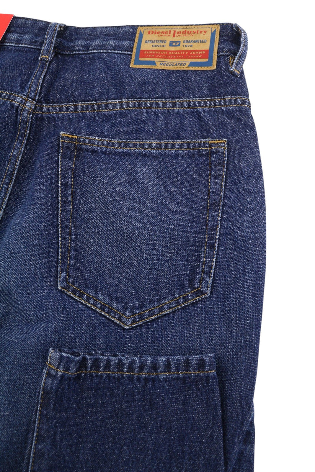 DIESEL D-Fayza 09C03 moteriški džinsai W26/L32 įprasto kirpimo „Boyfriend“ klešnės, rekomenduojama kaina – 175 € 