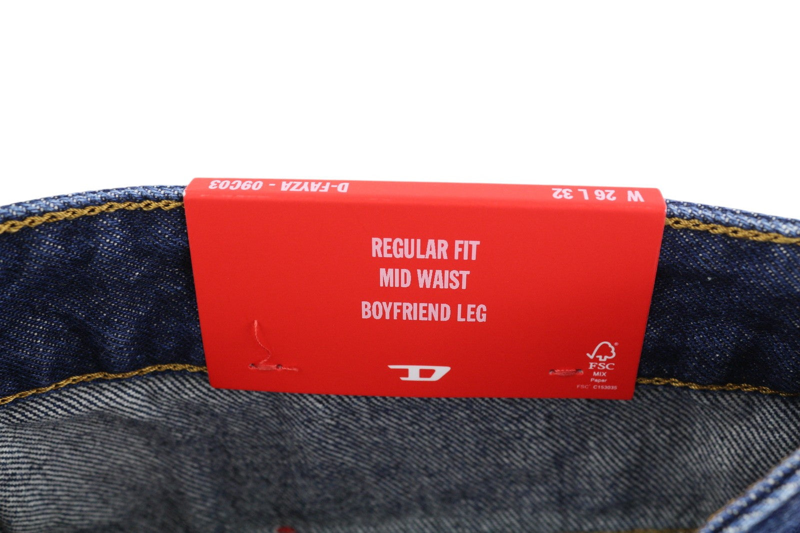 DIESEL D-Fayza 09C03 moteriški džinsai W26/L32 įprasto kirpimo „Boyfriend“ klešnės, rekomenduojama kaina – 175 € 