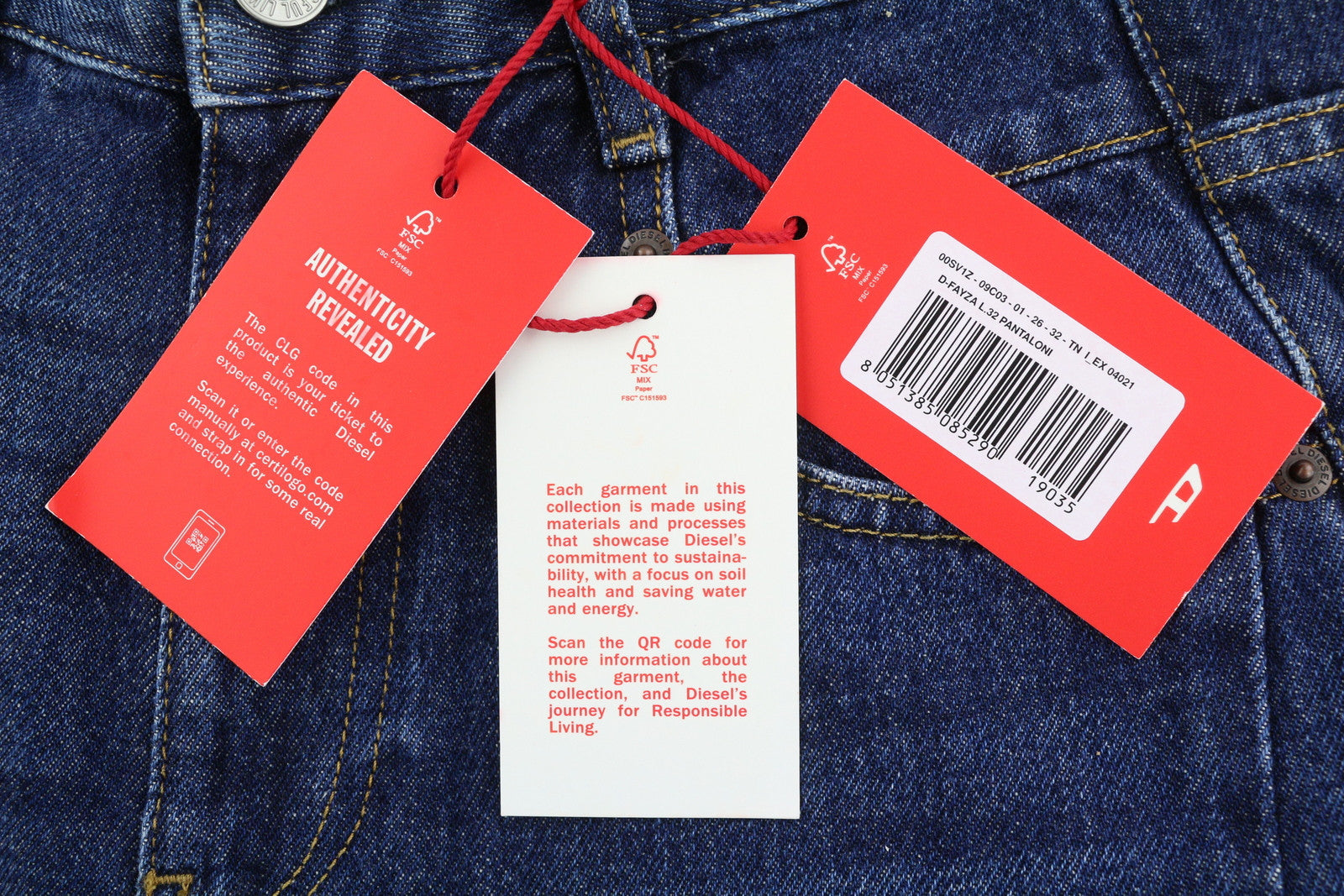 DIESEL D-Fayza 09C03 moteriški džinsai W26/L32 įprasto kirpimo „Boyfriend“ klešnės, rekomenduojama kaina – 175 € 