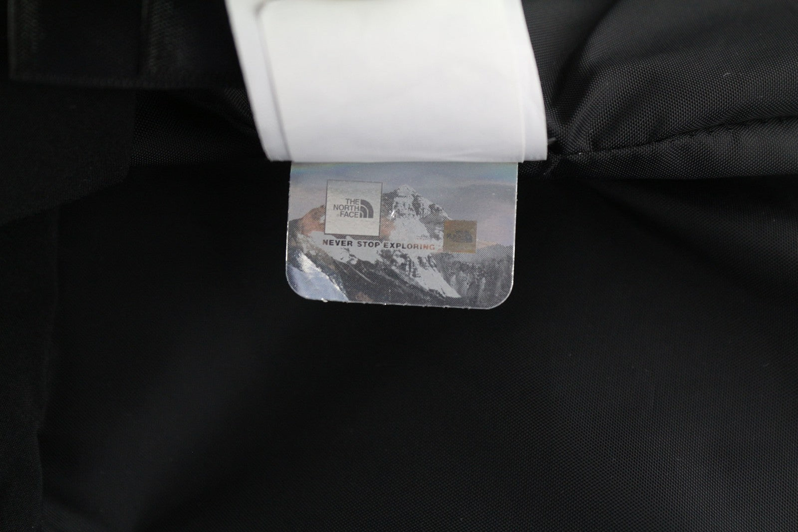 THE NORTH FACE Cirque pūkinė vyriška striukė L 550, užpildyta, su gobtuvu, pamušalu ir užtrauktuku, juoda 