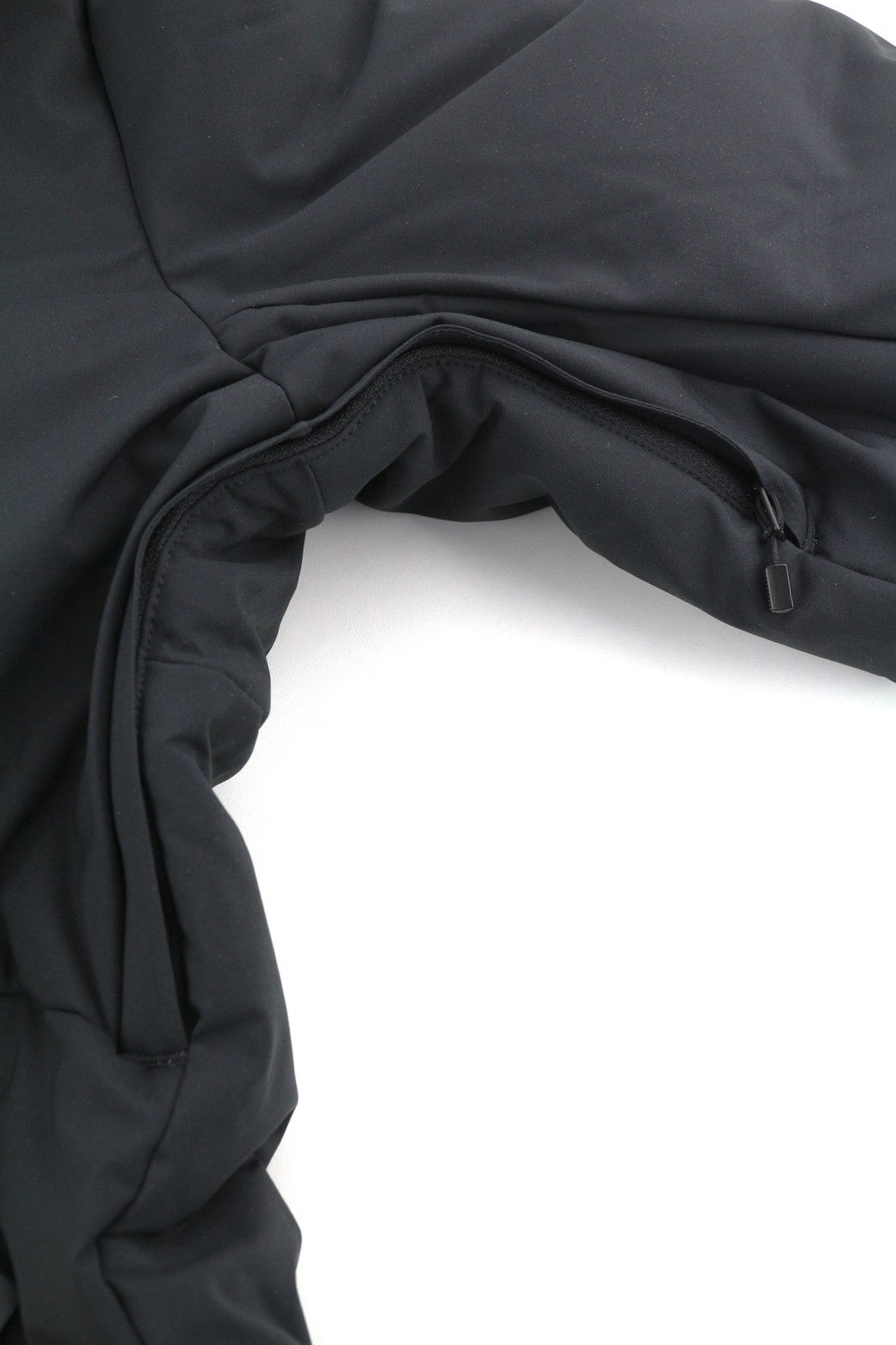 THE NORTH FACE Cirque pūkinė vyriška striukė L 550, užpildyta, su gobtuvu, pamušalu ir užtrauktuku, juoda 