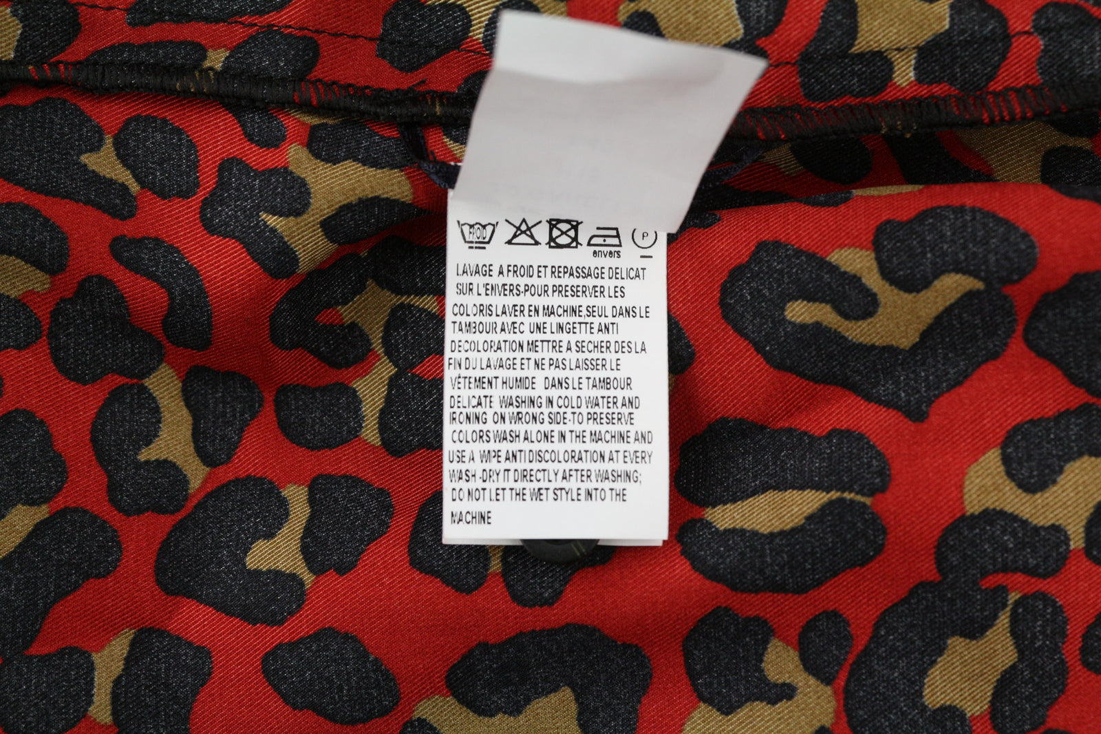 JJ GARELLA moteriški marškinėliai 42 raudoni ilgomis rankovėmis su gyvūnų gepardo raštu ir sagomis 