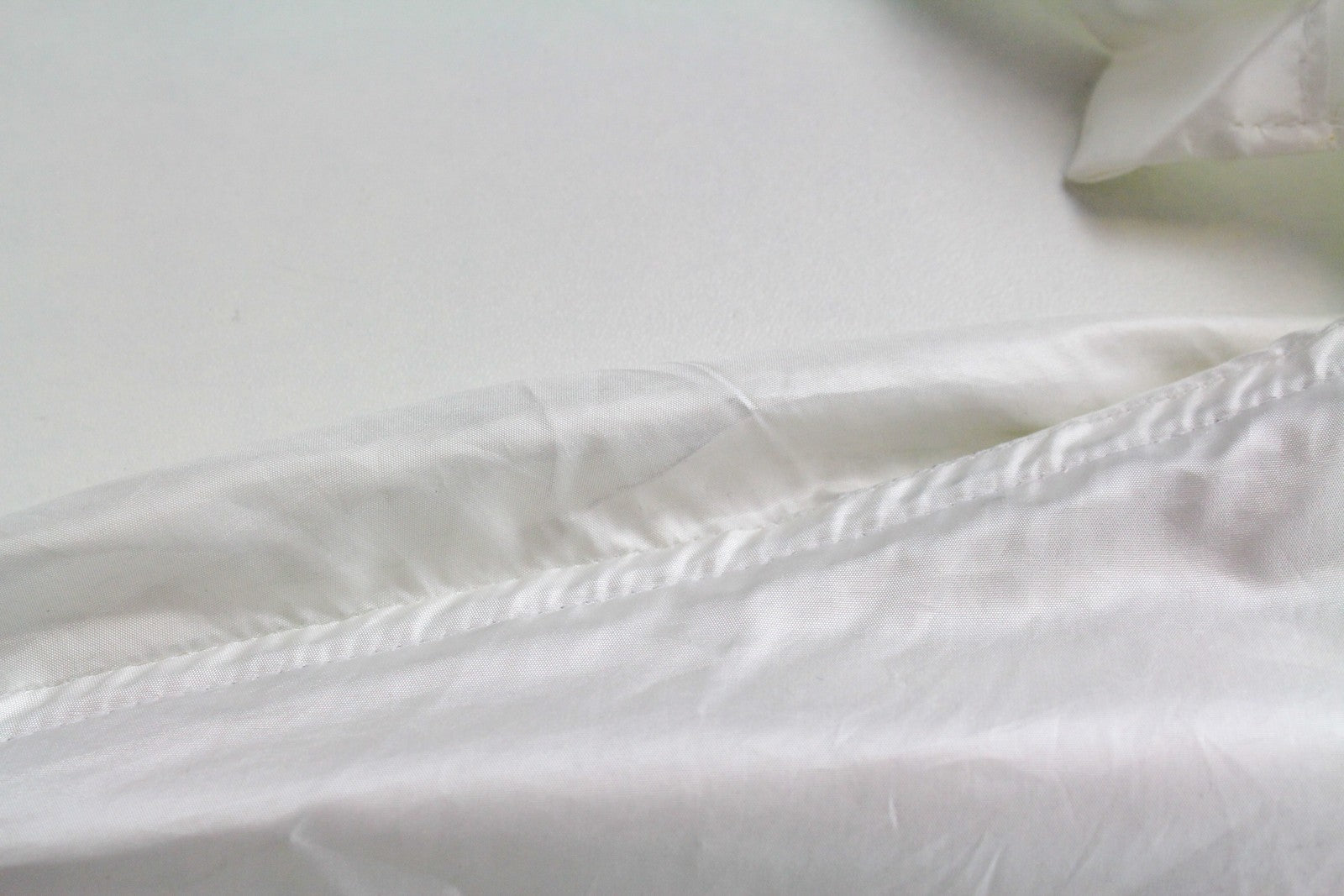 RICHMOND vyriška striukė 48 balta mėlyna vienspalvė lengva ilga 