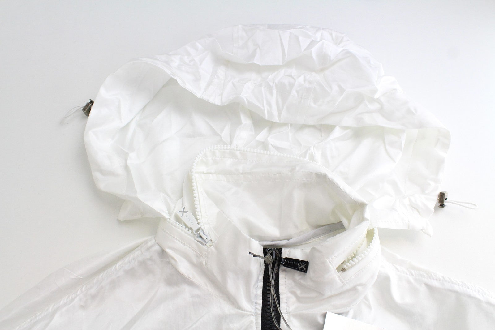 RICHMOND vyriška striukė 48 balta mėlyna vienspalvė lengva ilga 