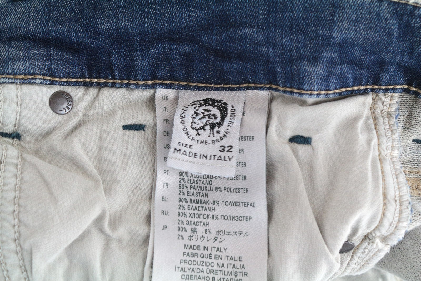 DIESEL D-Vider-T 0890A vyriški džinsai W32 morkų rašto, tamprūs, mėlyni, plėšyti 