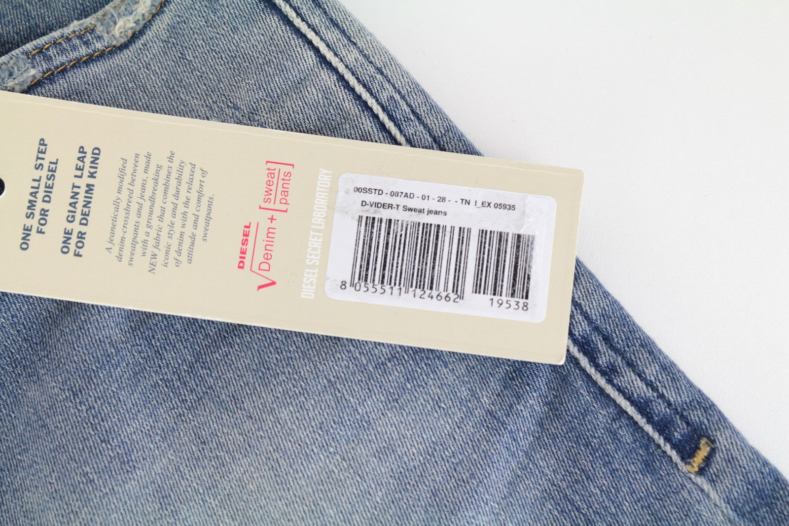 DIESEL D-Vider-T 087AD vyriški džinsai W28 morkų kirpimo medvilniniai tamprūs mėlyni 