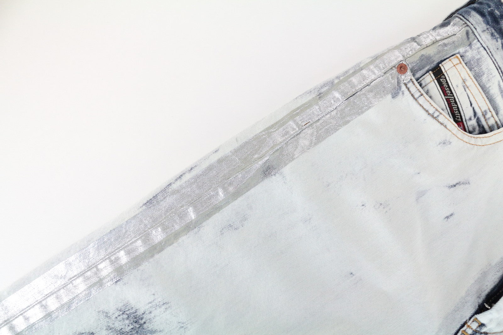 DIESEL D-Eiselle-SP 0890Q moteriški džinsai W27/L32 tiesūs balintos mėlynos medvilnės džinsai 