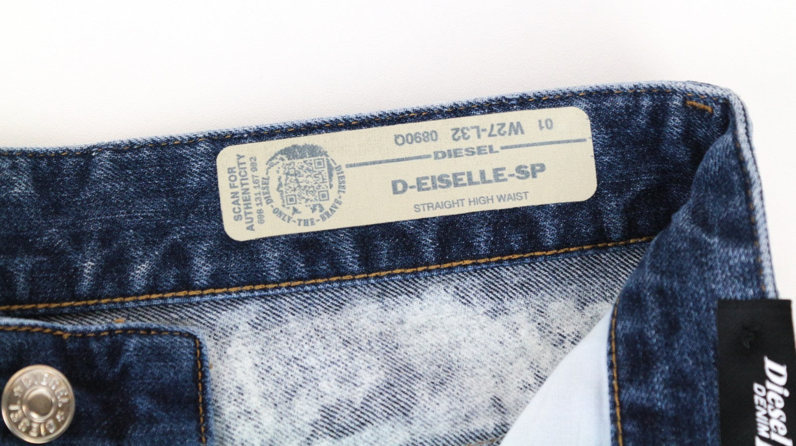 DIESEL D-Eiselle-SP 0890Q moteriški džinsai W27/L32 tiesūs balintos mėlynos medvilnės džinsai 