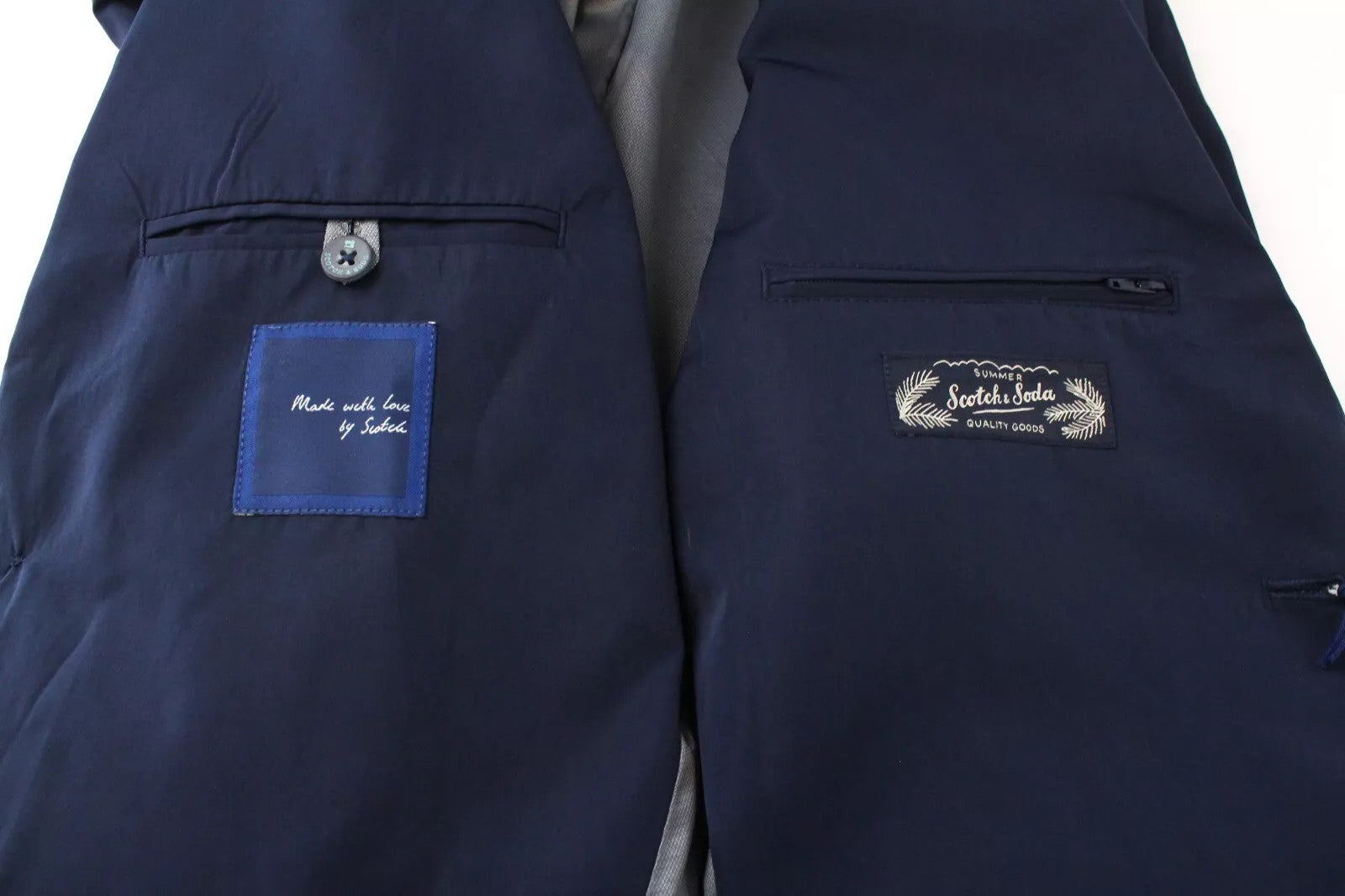 „SCOTCH &amp; SODA“ vyriškas švarkas M, tamsiai mėlynas, su įpjovomis, vienaeilis, „Ams Couture“ stiliaus 