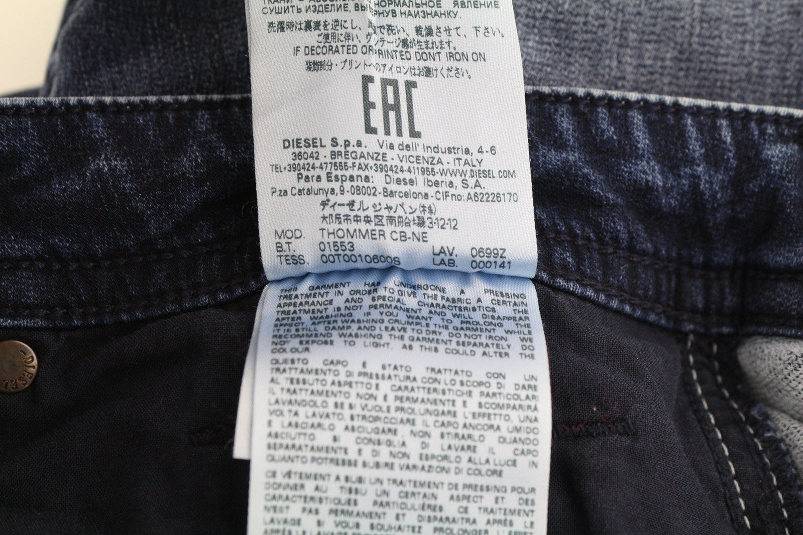 DIESEL Thommer CB-NE 0699Z Vyriški džinsai W28 Jogg Sweat Stretch Ripped Washed Blue 