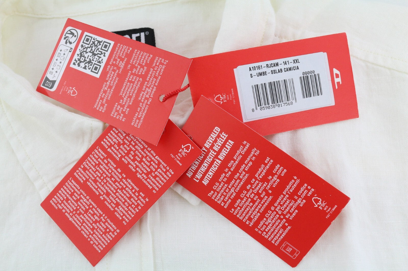 DIESEL S-Umbe-Sslab vyriški marškinėliai, 2XL dydžio, balti lininiai trumpomis rankovėmis, platėjančia kaklo iškirpte, rekomenduojama kaina – 150 € 