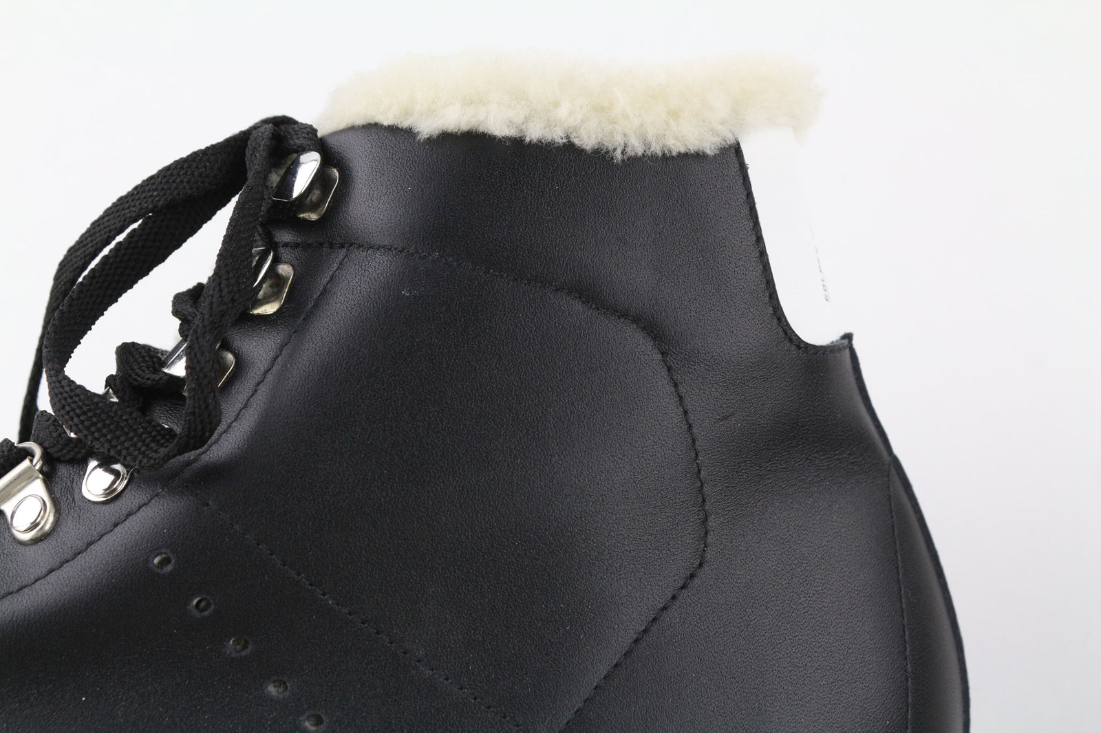 „GOLDEN GOOSE GGDB/Stargame“ vyriški sportbačiai, EU43, UK9, juodos odos, iki kulkšnių, žieminiai. 