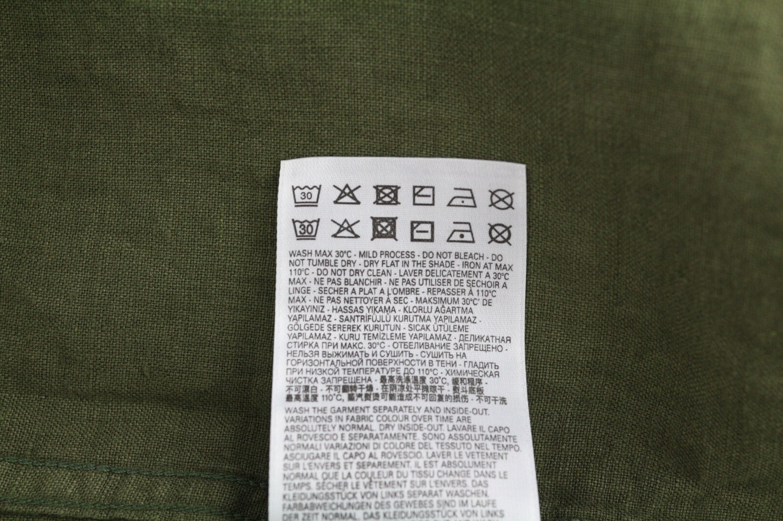 DIESEL S-East-Long-Lin vyriški marškinėliai, 2XL, alyvuogių žali, lininiai su sagomis, rekomenduojama kaina – 175 € 