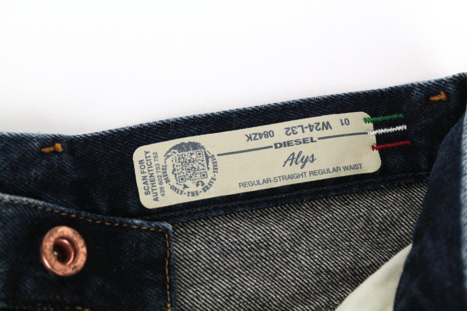 DIESEL Alys 084ZK džinsai moterims W24/L32, mėlyni, skalbtos medvilnės, tiesaus kirpimo